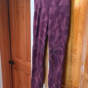 Athleta Purple And Maroon Patterned Leggings Size 8